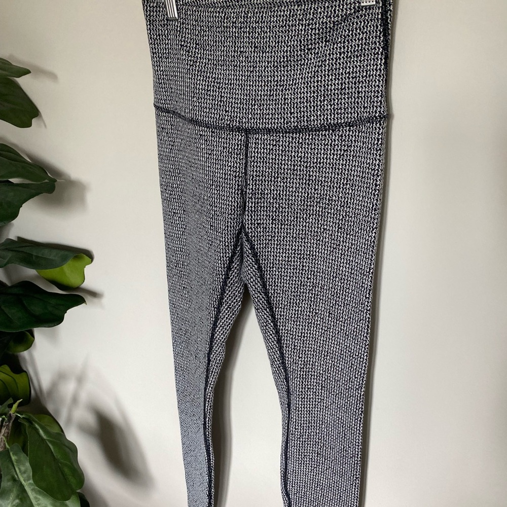 Lululemon Hi-Rise Wunder Under Leggings - 6